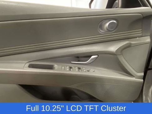 Used 2023 Hyundai Elantra SEL w/ Convenience Package image 13