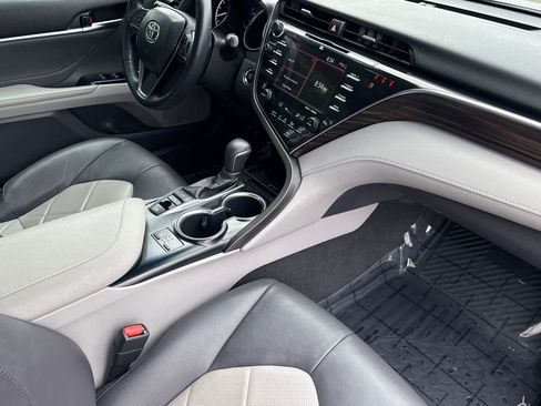Used 2018 Toyota Camry XLE w/ Audio Package FWD image 15