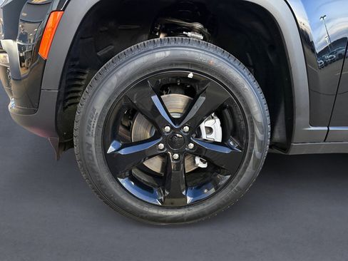 New 2025 Jeep Grand Cherokee L Limited w/ Black Appearance Package image 14