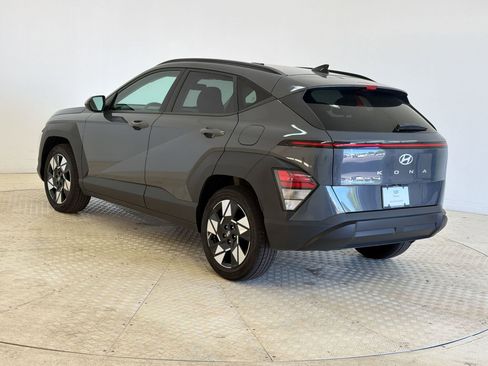 Used 2025 Hyundai Kona SEL image 3