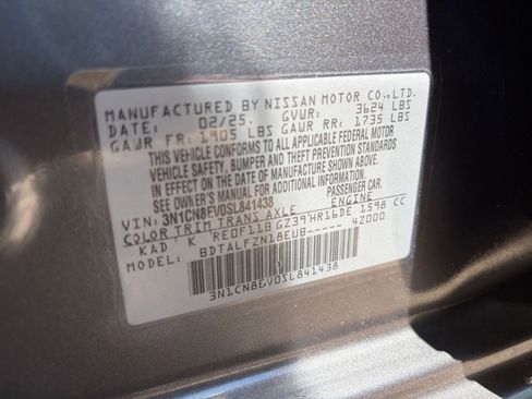 Used 2025 Nissan Versa SV FWD image 27