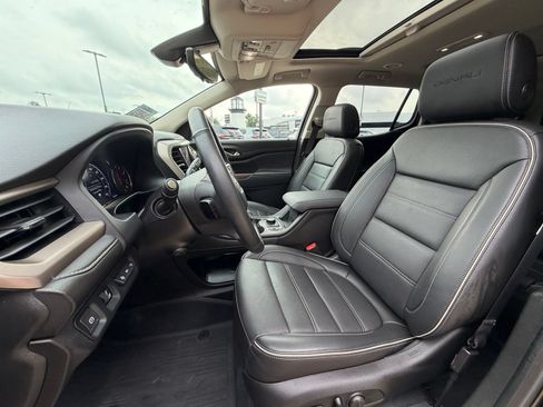Used 2023 GMC Acadia Denali w/ Denali Ultimate Package AWD/4WD image 11