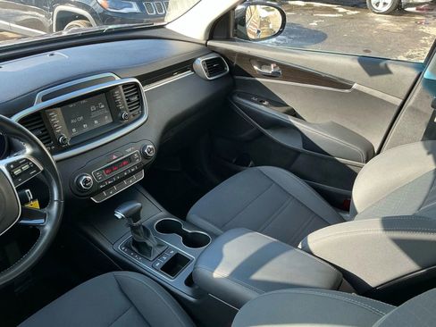 Used 2019 Kia Sorento S image 19