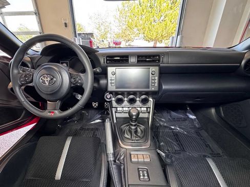 Certified 2025 Toyota GR86 Premium w/ ALL Weather Mat Package (TMS) RWD image 19