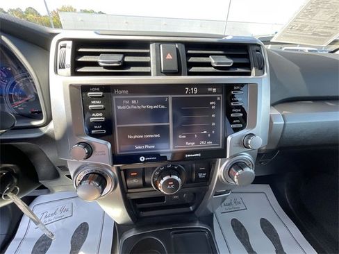 Used 2020 Toyota 4Runner SR5 image 28