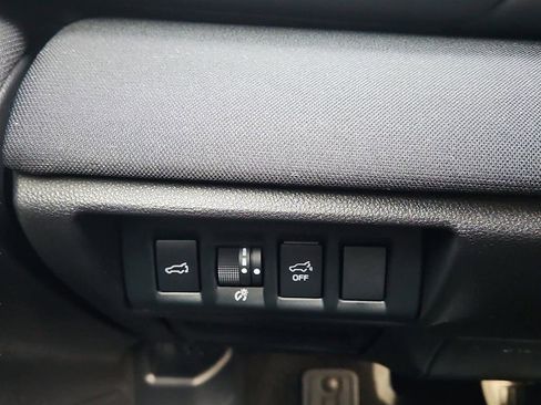 Used 2021 Subaru Outback Premium image 7