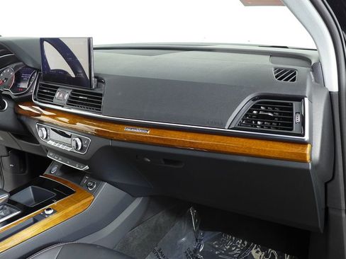 Used 2023 Audi Q5 2.0T Premium w/ Convenience Package image 14