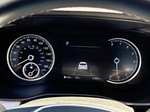 Used 2025 Genesis G70 2.5T AWD/4WD image 11