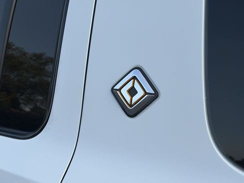 Used 2022 Rivian R1S Launch Edition AWD/4WD image 10