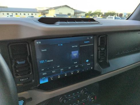 Used 2023 Ford Bronco Wildtrak AWD/4WD image 16