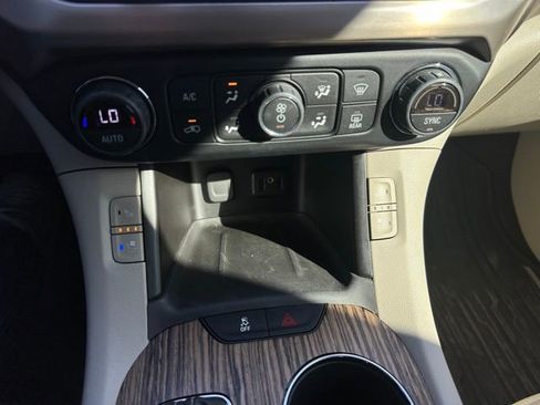 Used 2019 GMC Acadia Denali w/ Technology Package image 21