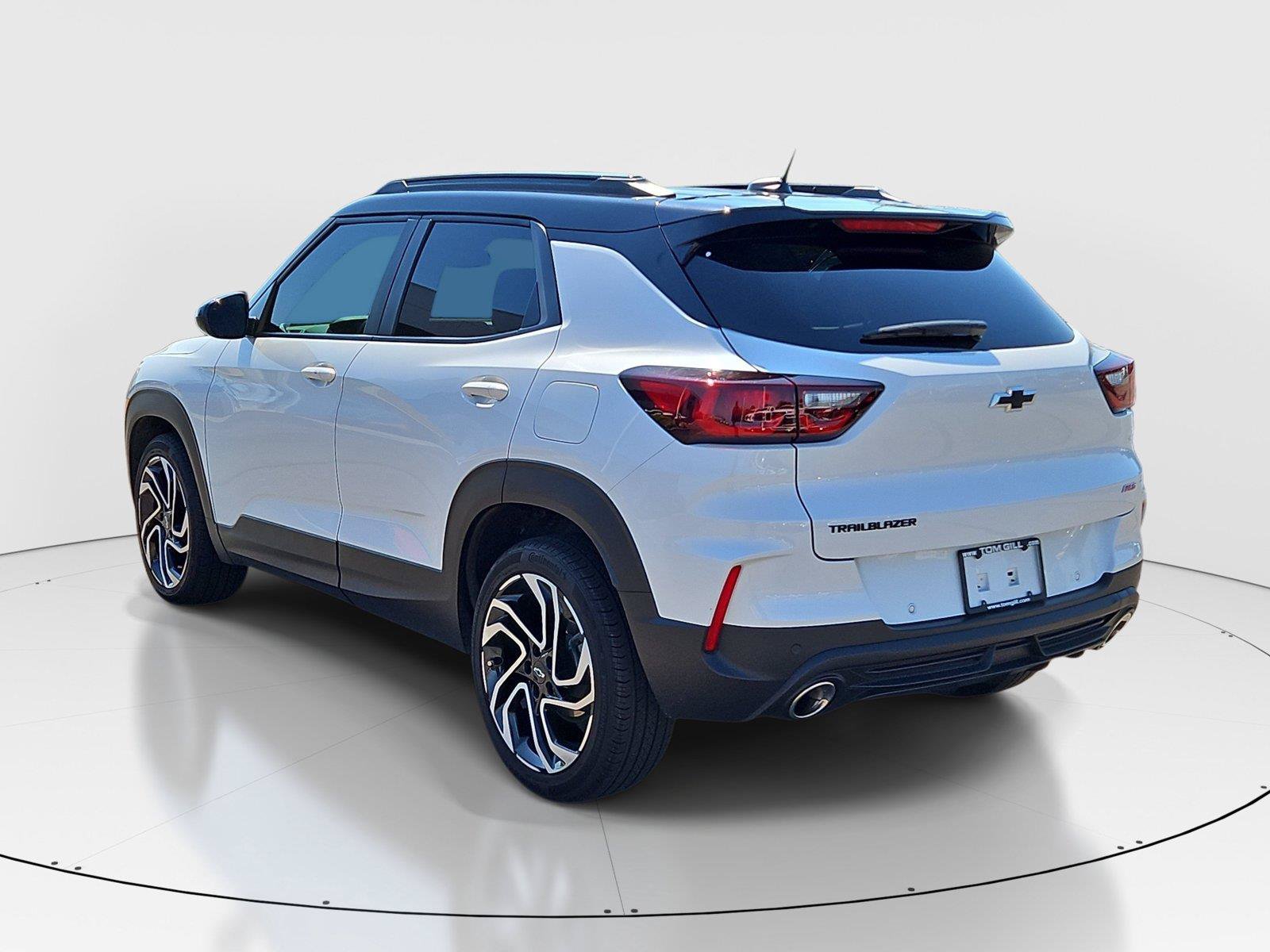 Used 2025 Chevrolet TrailBlazer RS w/ Convenience Package FWD image 3