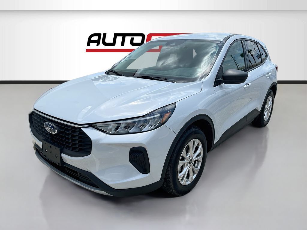 Used 2025 Ford Escape Active FWD image 3
