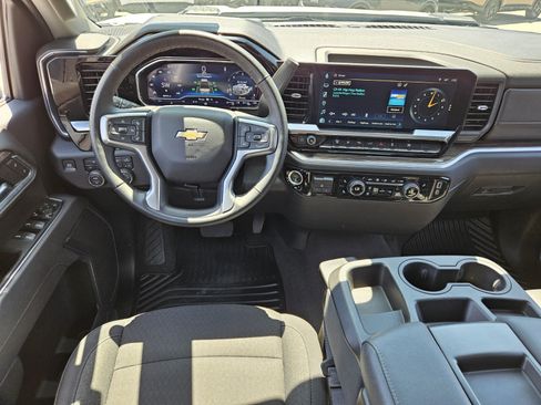 Used 2025 Chevrolet Silverado 2500 LT w/ Safety Package AWD/4WD image 12