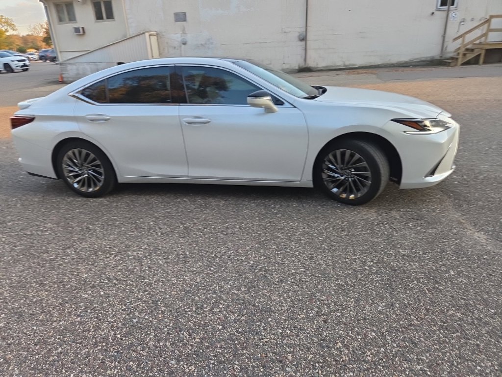 Used 2025 Lexus ES 350 Ultra Luxury w/ Accessory Package (Z1) FWD image 20
