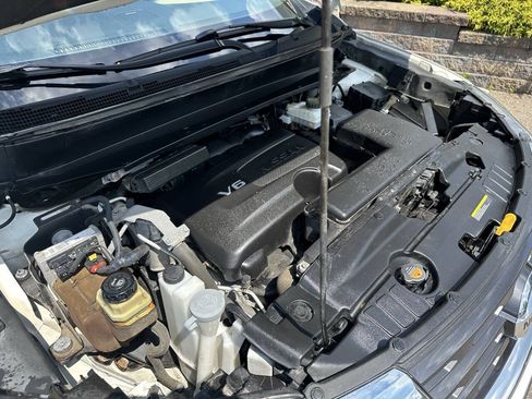 Used 2018 Nissan Pathfinder Platinum AWD/4WD image 13