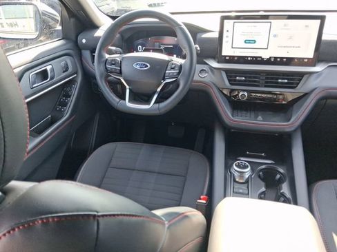 Used 2025 Ford Explorer ST-Line w/ Premium Package RWD image 8