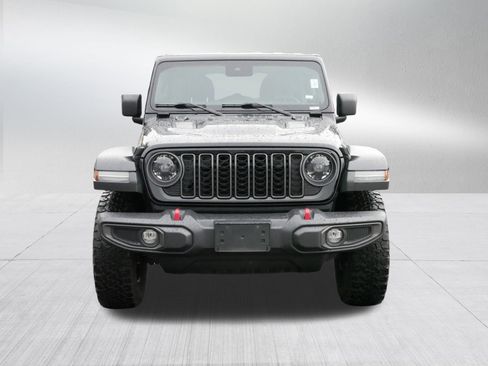Used 2024 Jeep Wrangler Unlimited Rubicon image 2