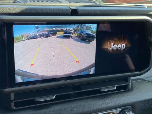 Used 2025 Jeep Wrangler Sport image 16