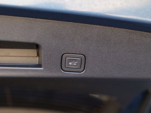 Used 2025 Buick Enclave Preferred image 32