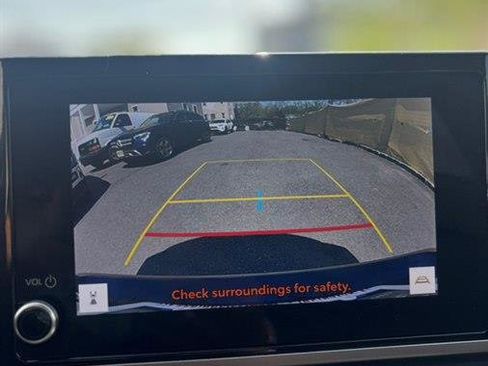 Used 2025 Toyota Camry LE image 15