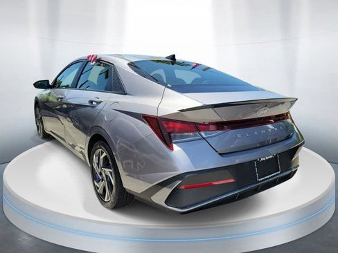 Certified 2025 Hyundai Elantra Sport FWD image 3