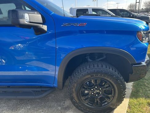 Used 2025 Chevrolet Silverado 1500 ZR2 w/ Technology Package image 2