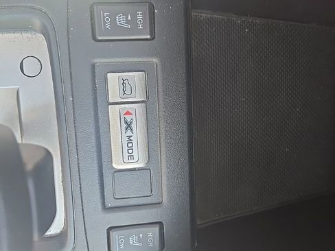 Used 2017 Subaru Forester 2.5i Premium w/ All-Weather Package image 7