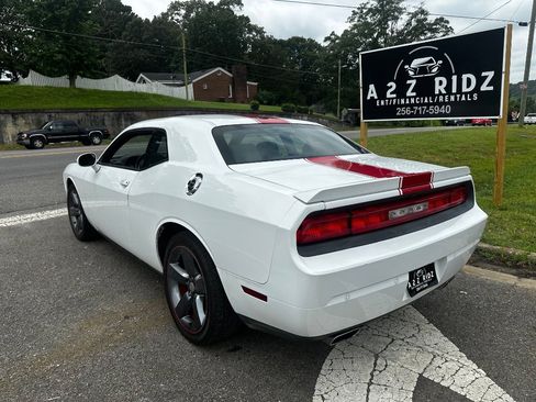 Used 2013 Dodge Challenger SXT image 7