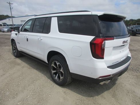 New 2026 GMC Yukon XL AT4 Ultimate AWD/4WD image 6