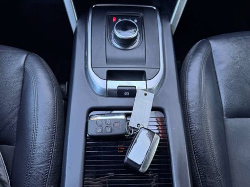 Used 2018 Land Rover Discovery Sport SE AWD/4WD image 47