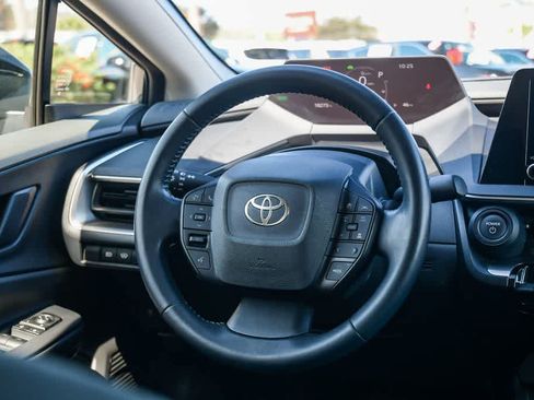 Used 2023 Toyota Prius LE FWD image 12
