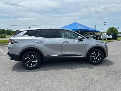 Used 2023 Kia Sportage LX AWD/4WD image 6