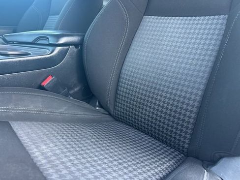 Used 2023 Dodge Challenger SXT image 11