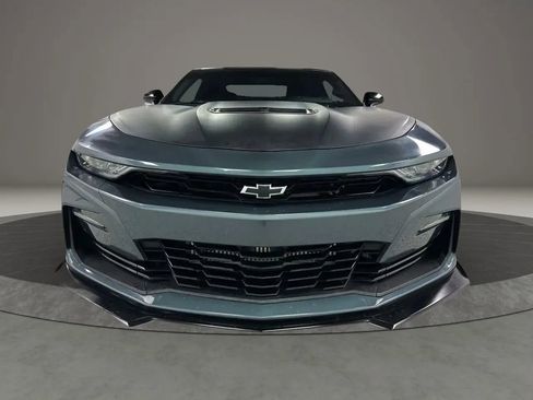 Used 2021 Chevrolet Camaro SS RWD image 8