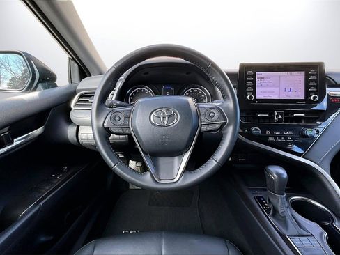 Used 2023 Toyota Camry SE w/ Convenience Package image 11