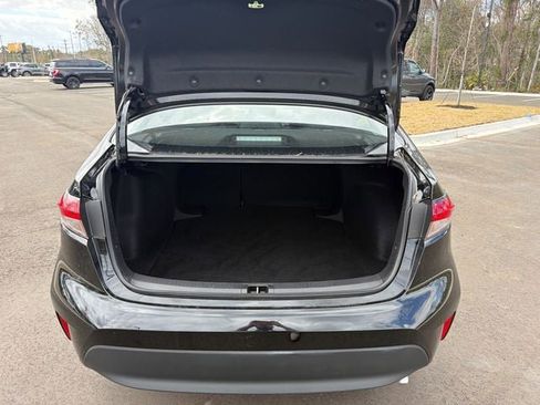 Used 2025 Toyota Corolla LE image 9