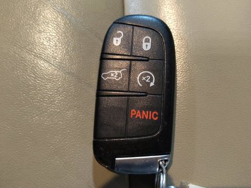 Used 2017 Jeep Grand Cherokee Limited RWD image 32