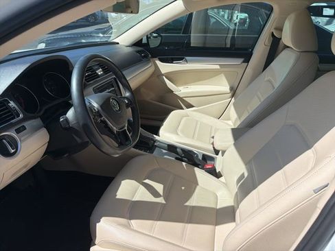 Used 2019 Volkswagen Passat 2.0T Wolfsburg image 3