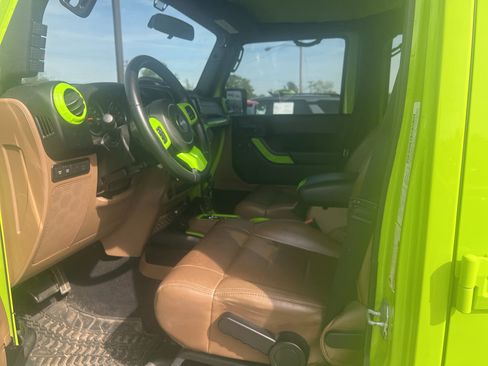 Used 2012 Jeep Wrangler Unlimited Rubicon w/ Dual Top Group image 14