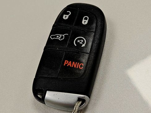 Used 2021 Jeep Grand Cherokee Overland AWD/4WD image 44