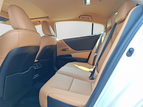 Used 2024 Lexus ES 350 w/ Premium Package FWD image 8