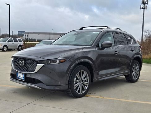 New 2025 MAZDA CX-5 Signature image 3