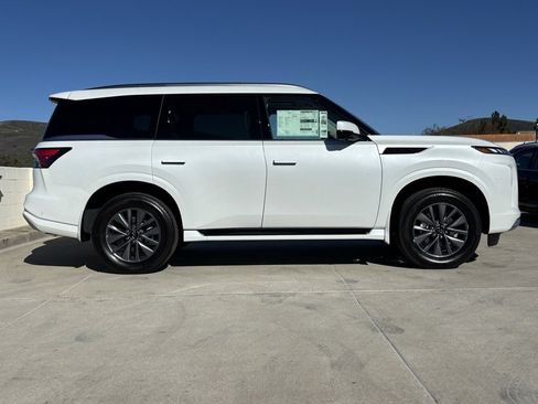 New 2026 INFINITI QX80 Pure image 2