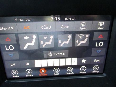 Used 2020 Jeep Compass Latitude w/ Cold Weather Group AWD/4WD image 36