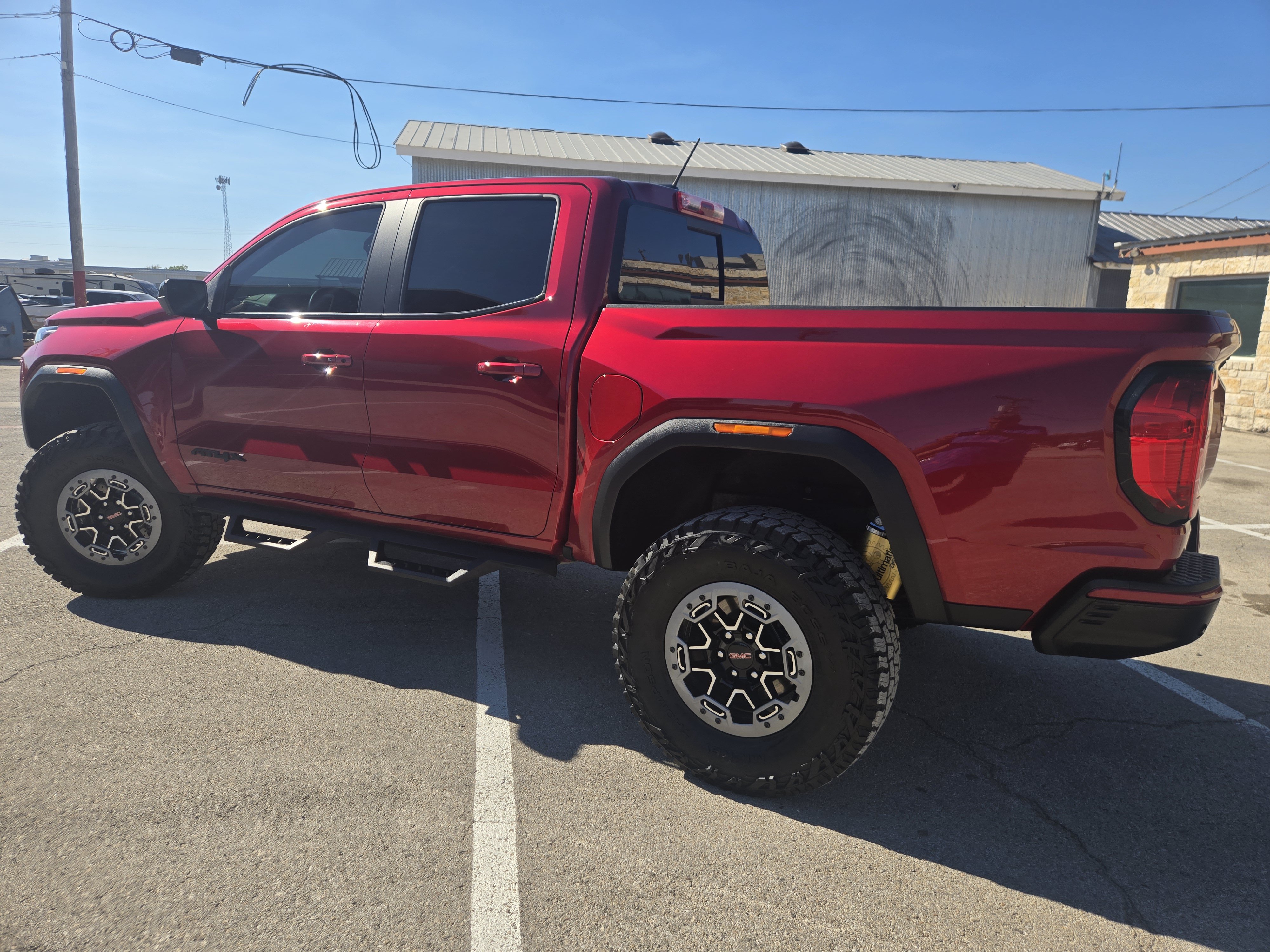 Used 2023 GMC Canyon AT4X AWD/4WD image 3