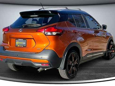 Used 2019 Nissan Kicks SR w/ SR Premium Package image 6