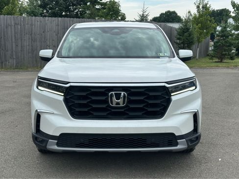Used 2025 Honda Pilot EX-L image 2