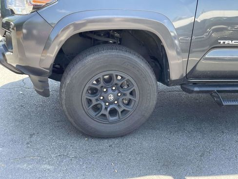 Used 2021 Toyota Tacoma SR5 RWD image 31