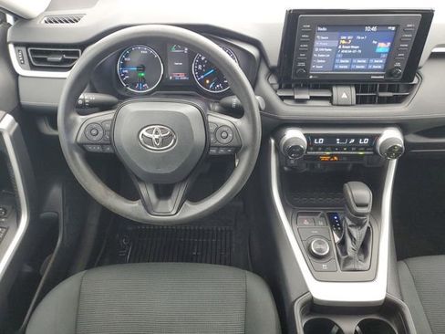 Used 2021 Toyota RAV4 LE AWD/4WD image 15